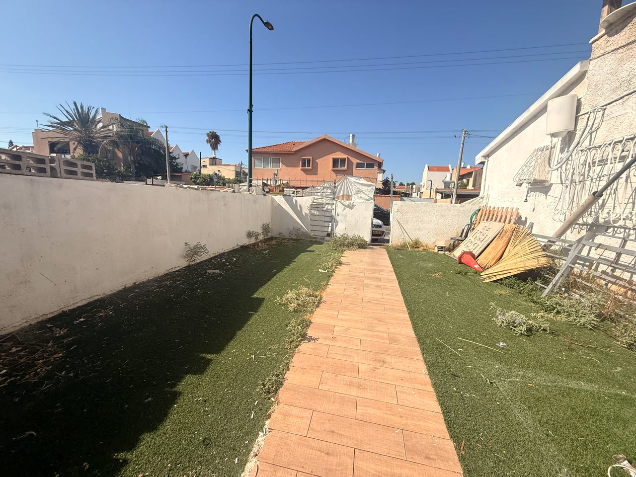 קדושי בלזן 18 נתניה